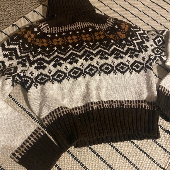 American Eagle Outfitters Sweaters - American Eagle Brown and White Patterned Sweater